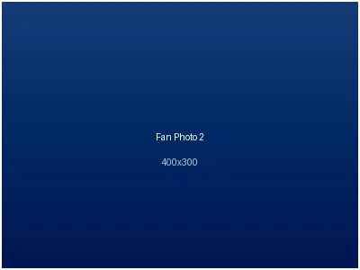 博万体育马里奥在家中的米兰体育纪念品墙前